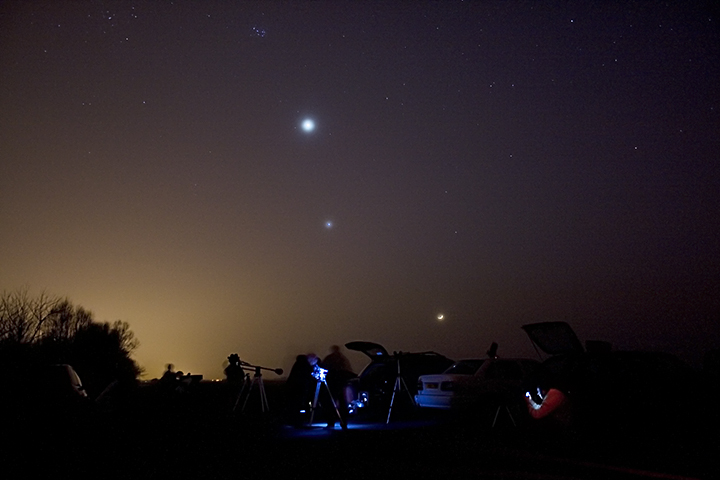 Star Party pic showing Venus, Jupiter and the Moon through haze